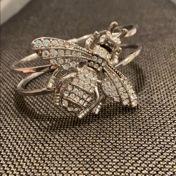 Jewelry - Bumble Bee Cuff Bracelet 🐝